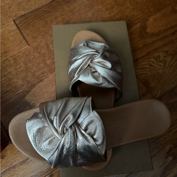 The Flexx  Size 38 Shoes - Chic Women's Slides/Sandals